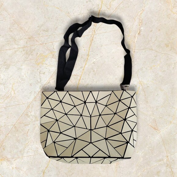 Geometric Folding Triangles Crossbody Bag β Glossy Beige Triangular Panels - Picture 3 of 8